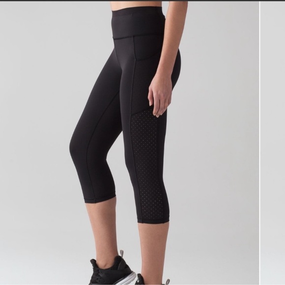 lululemon athletica Pants - Lululemon Mind Over Miles Crop (17" ) Black Womens siZe 6